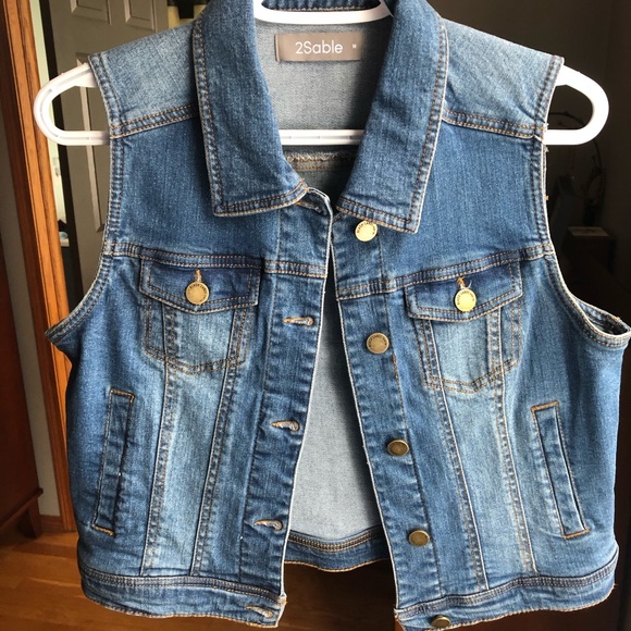 Jean vest, medium - Picture 1 of 3